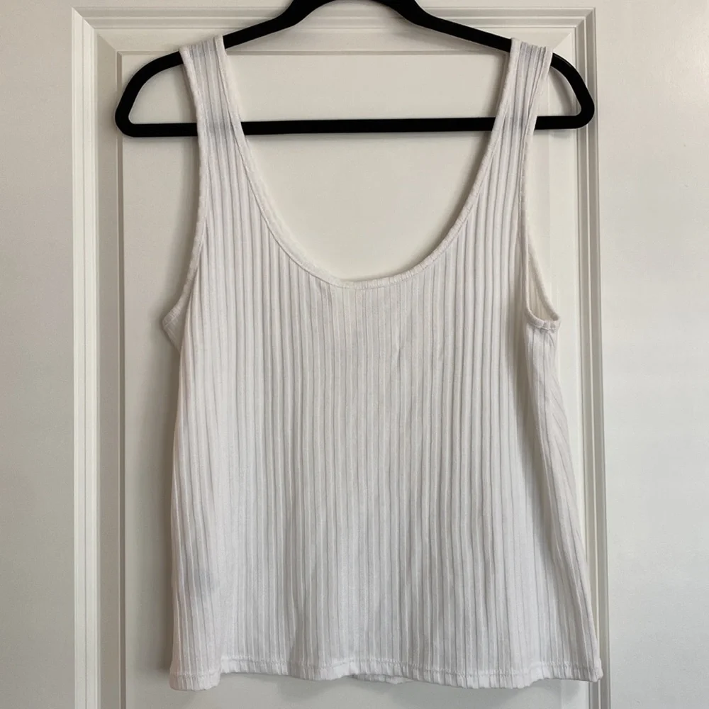 H&M Tank - Picture 2 of 3